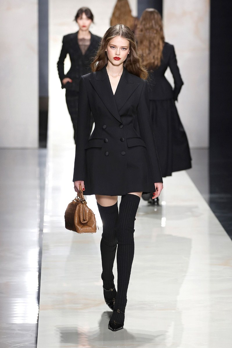 Look 12