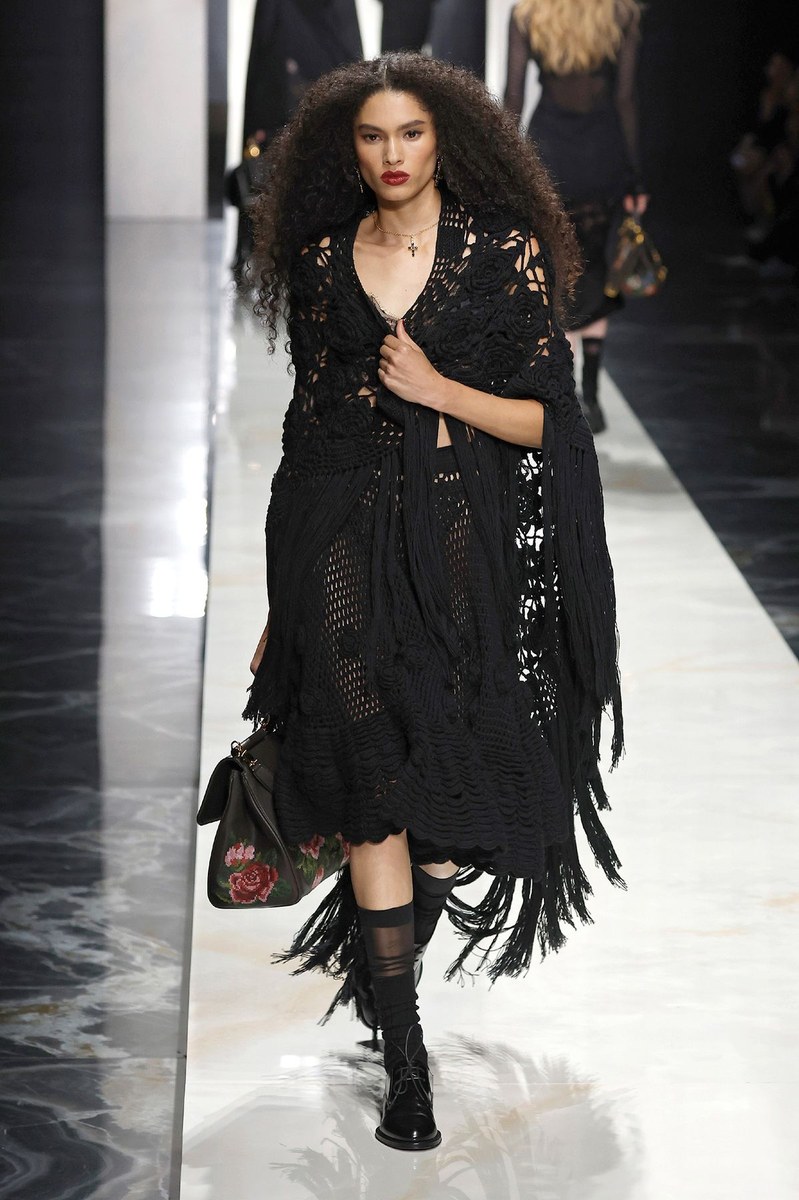Look 16