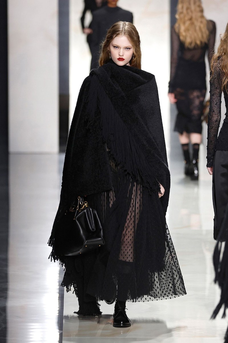 Look 17