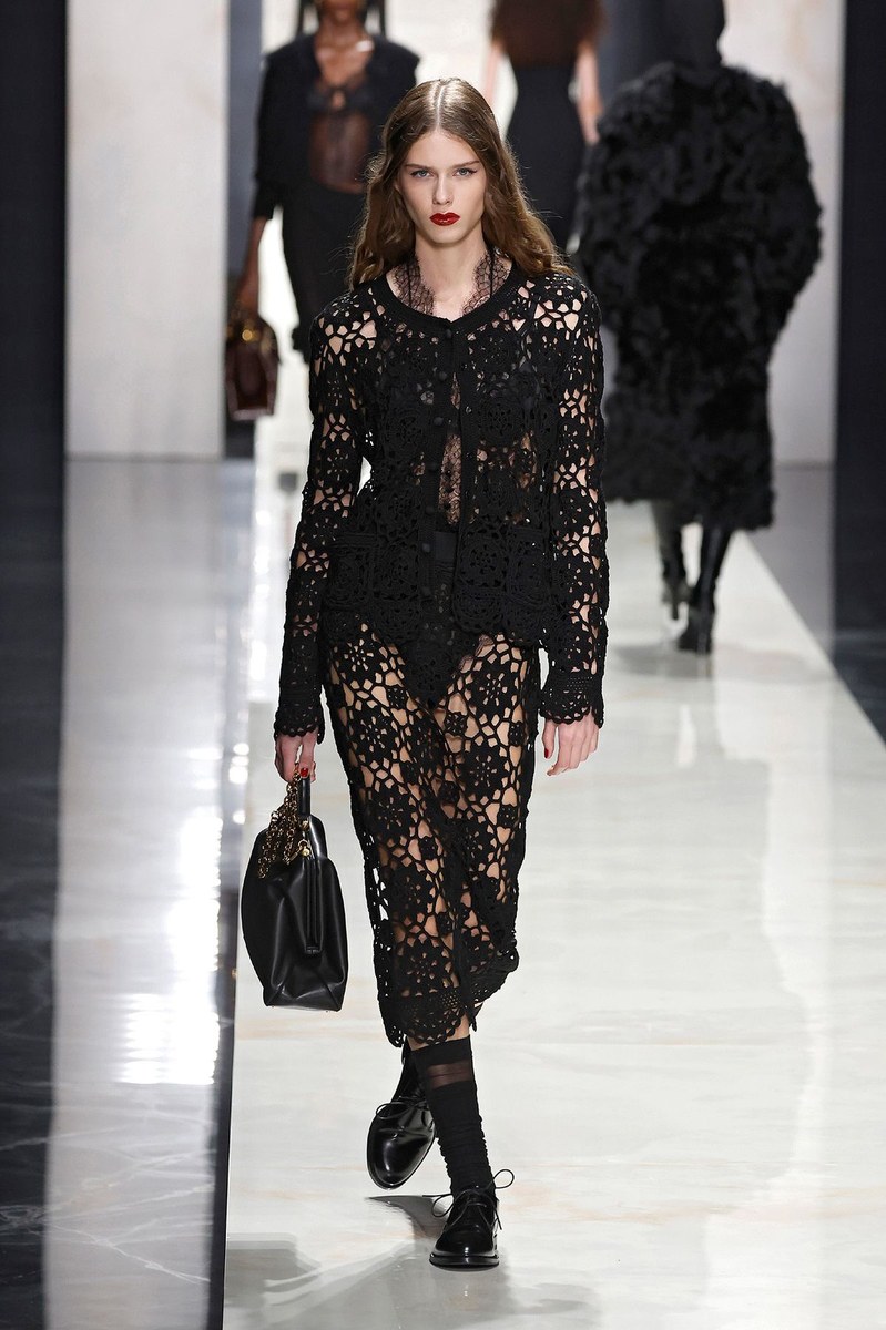 Look 28