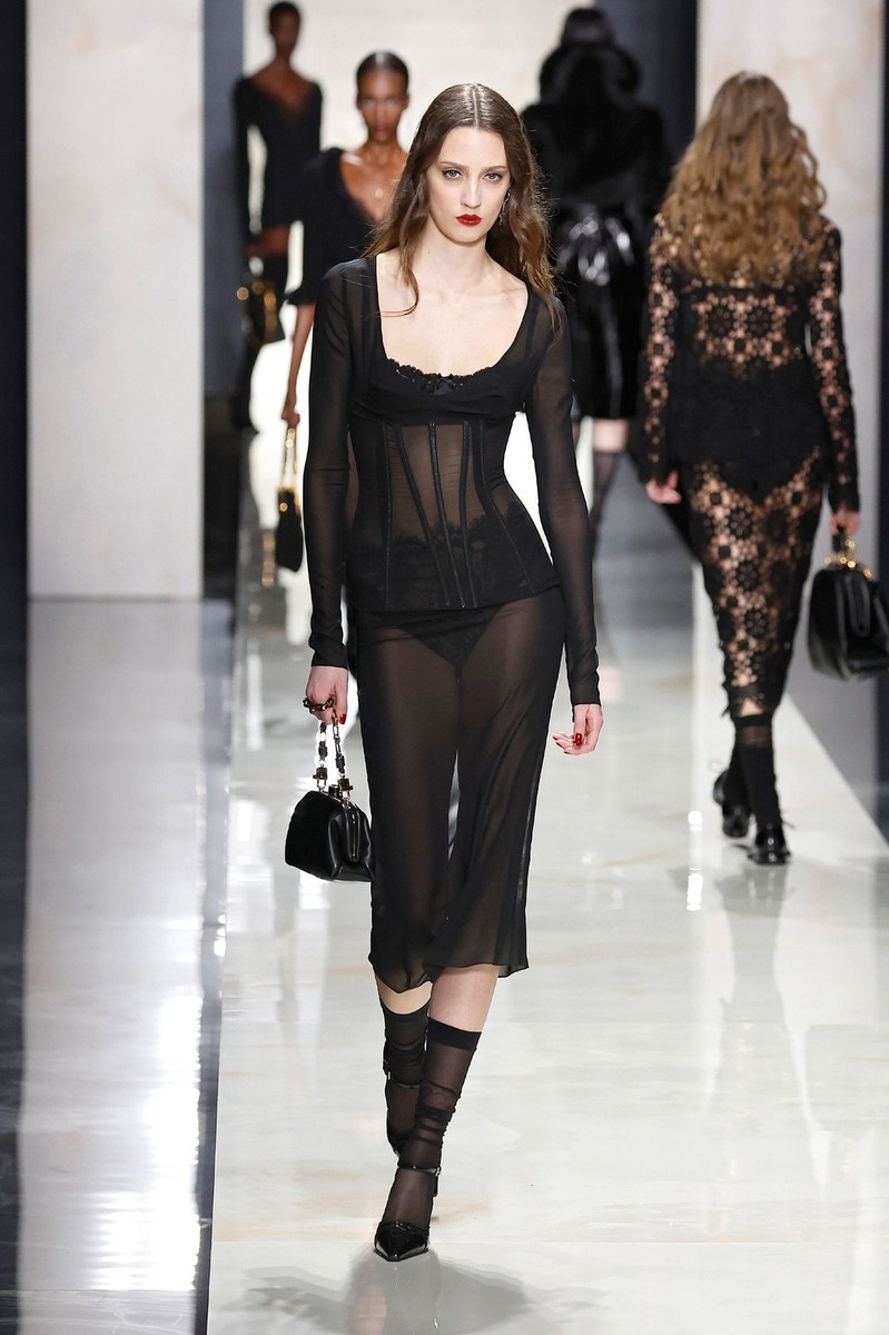 Look 30