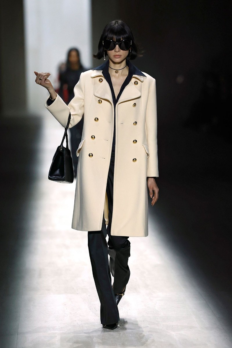 Look 15