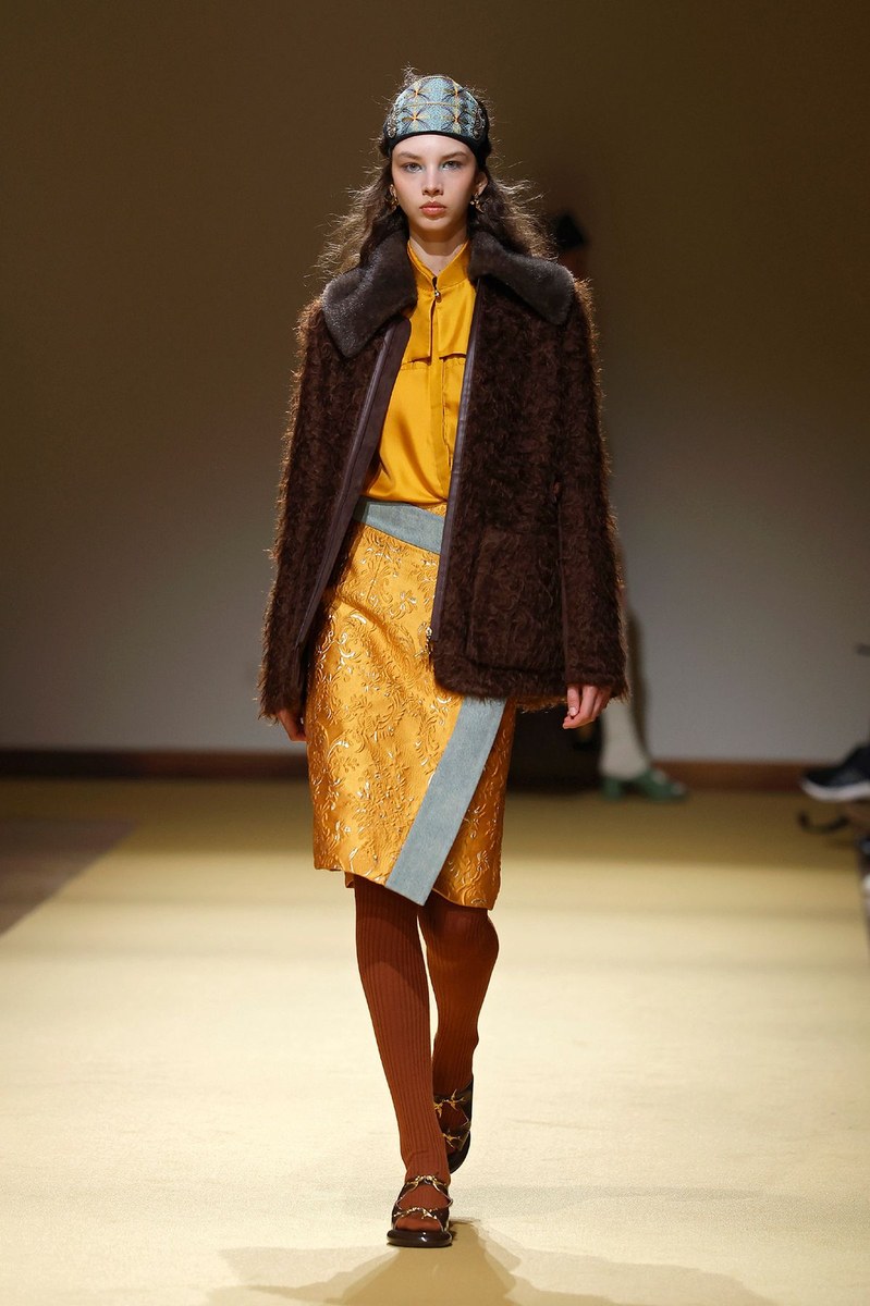 Look 15