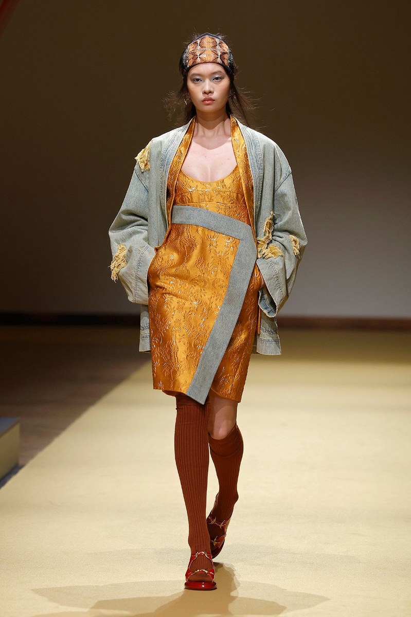 Look 18