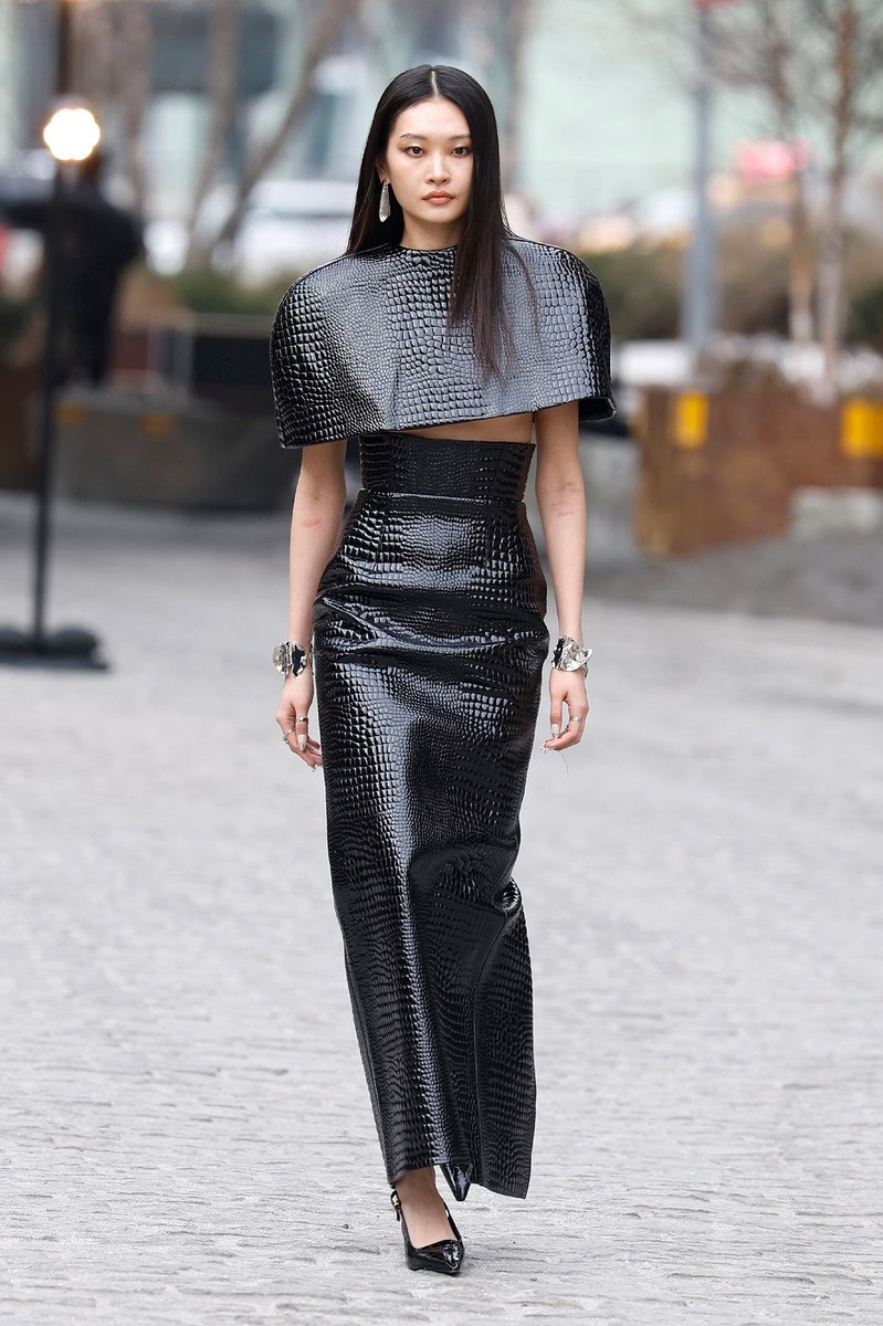 Look 3