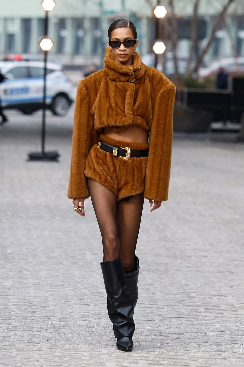 Look 9
