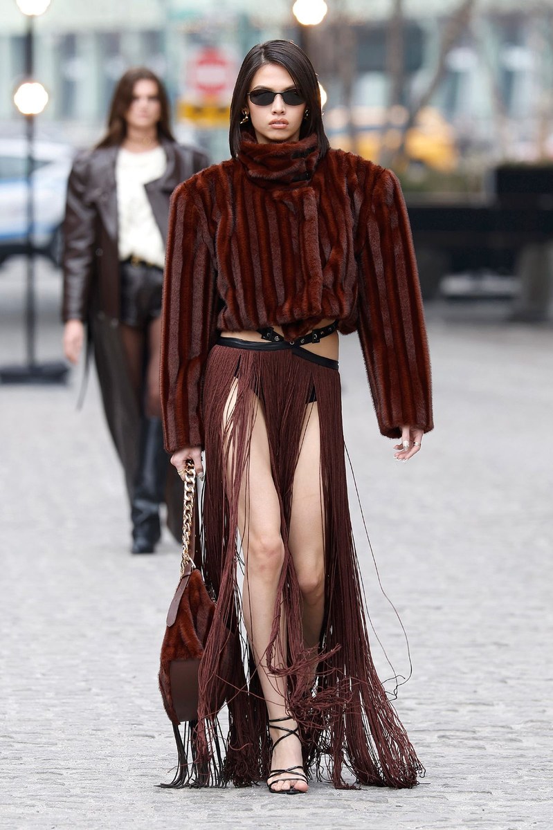 Look 11