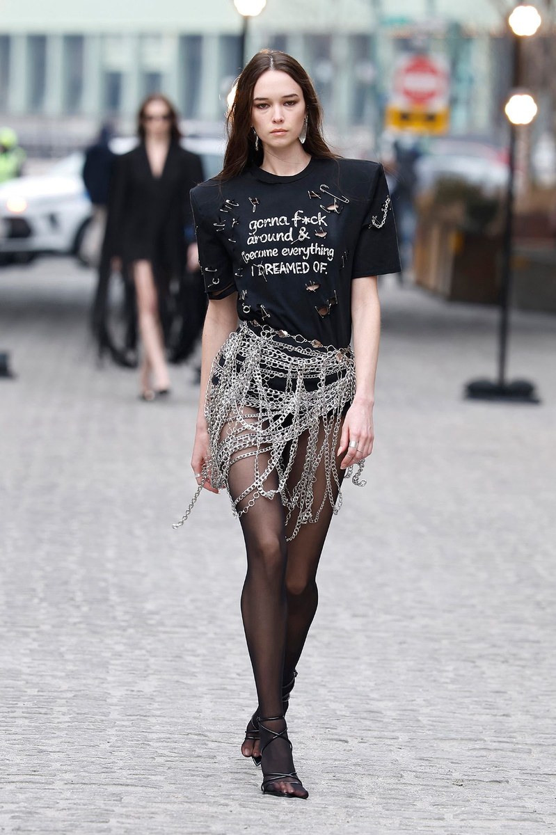Look 24