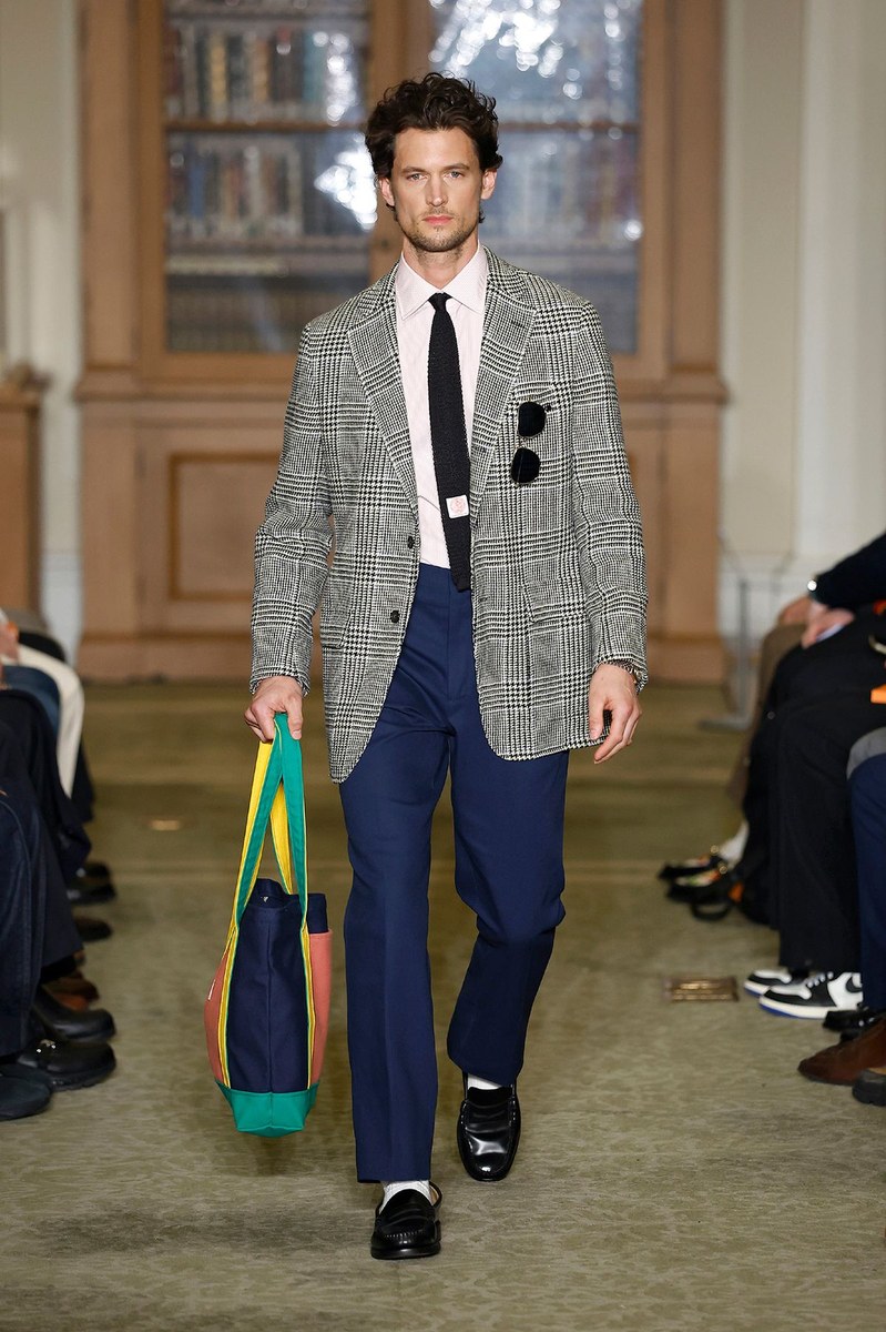 Look 32