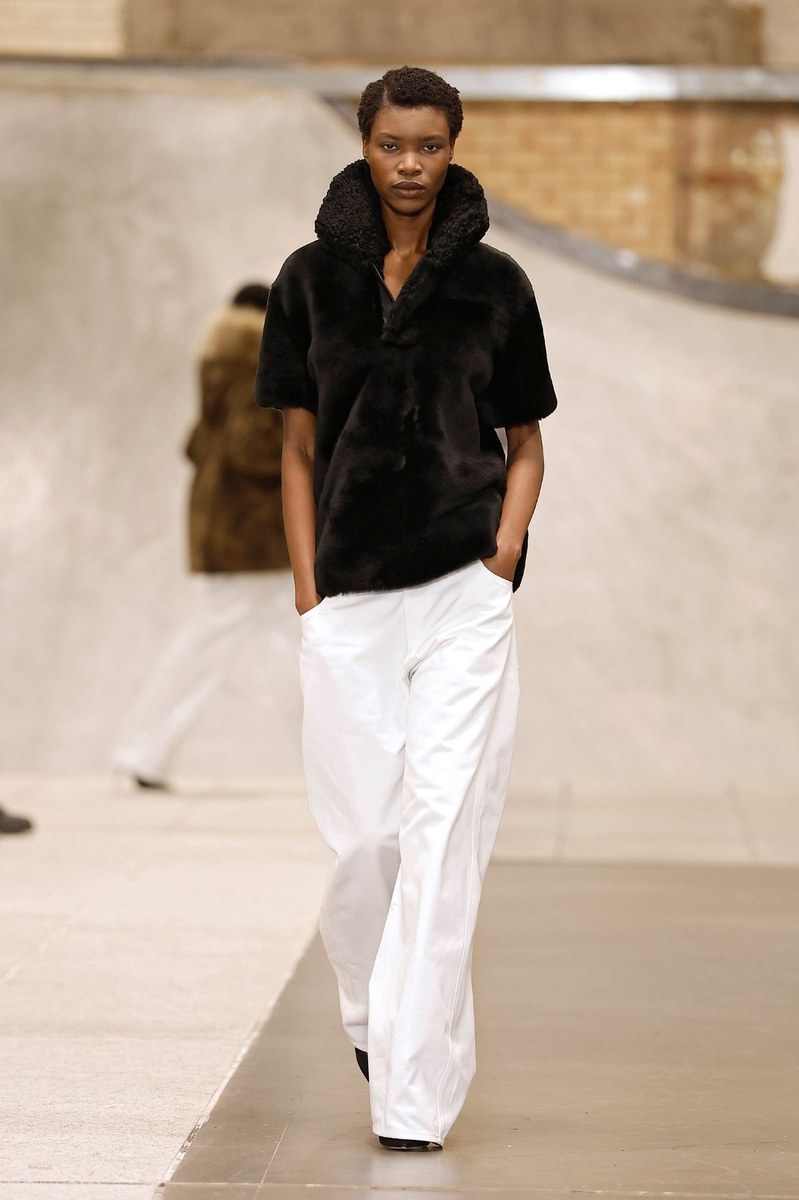 Look 3