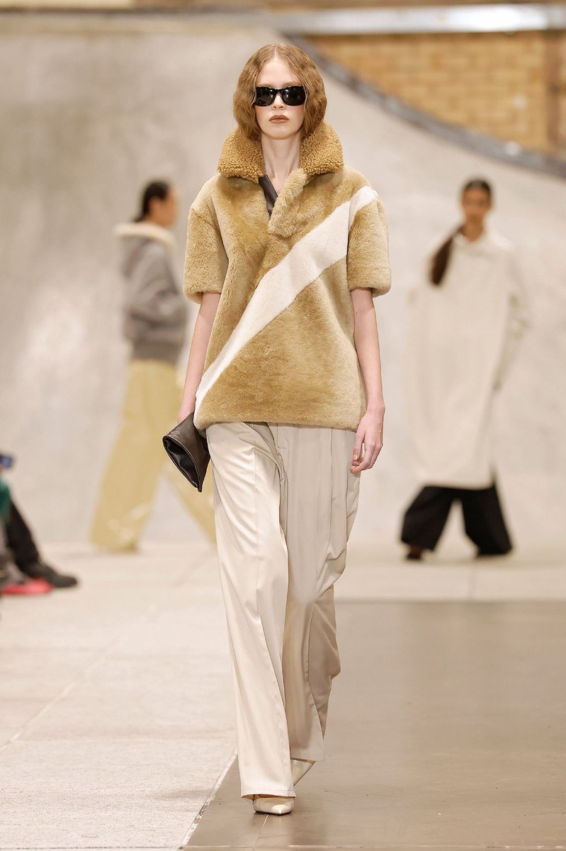 Look 7
