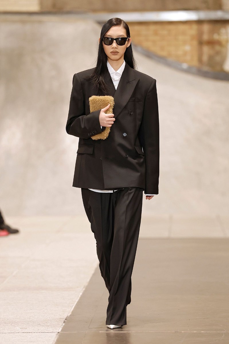 Look 9