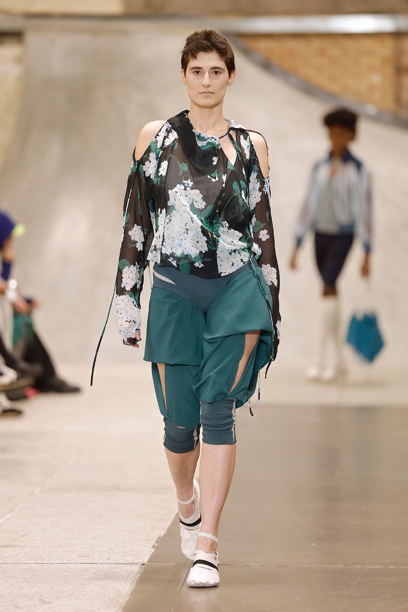 Look 10