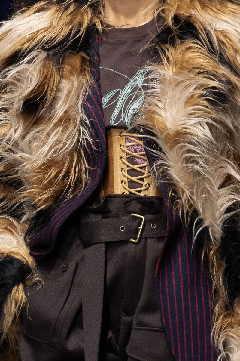Detail 12