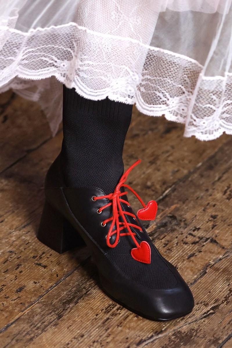 Shoe 19