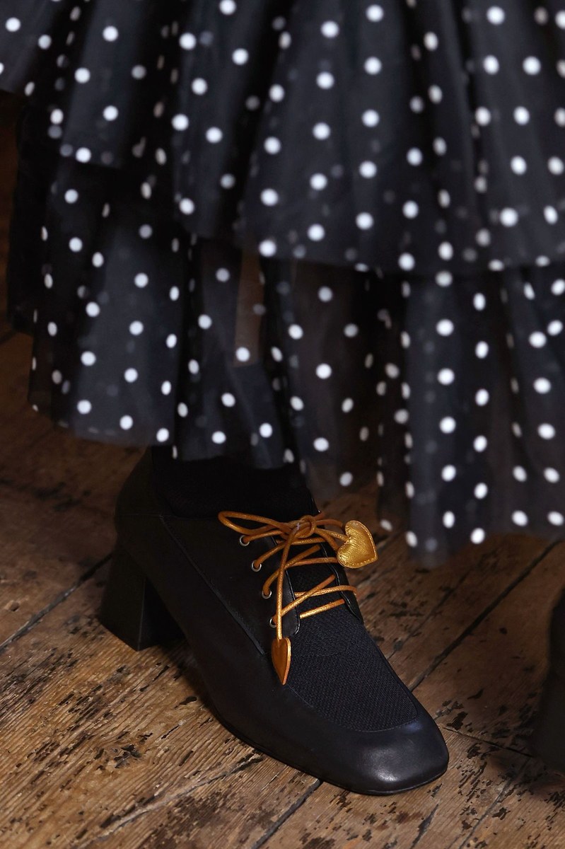Shoe 20