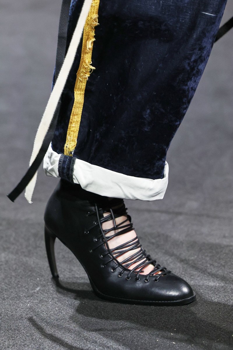 Shoe 10