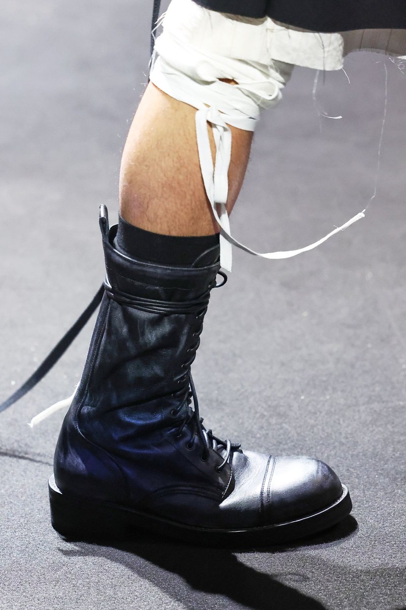 Shoe 13