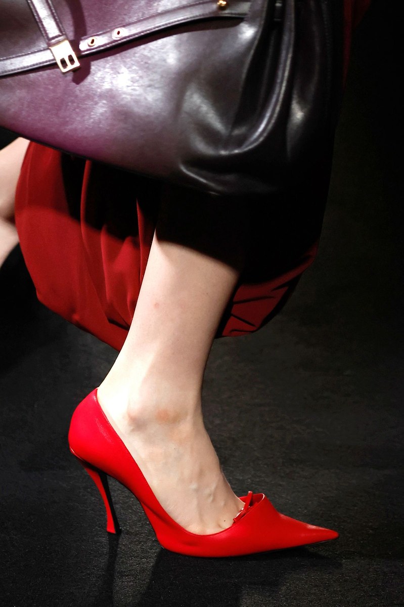 Shoe 10