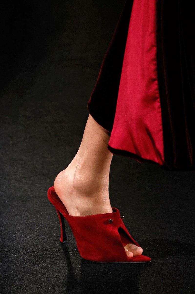 Shoe 12