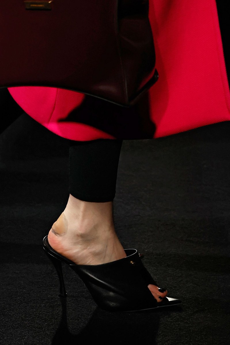 Shoe 18