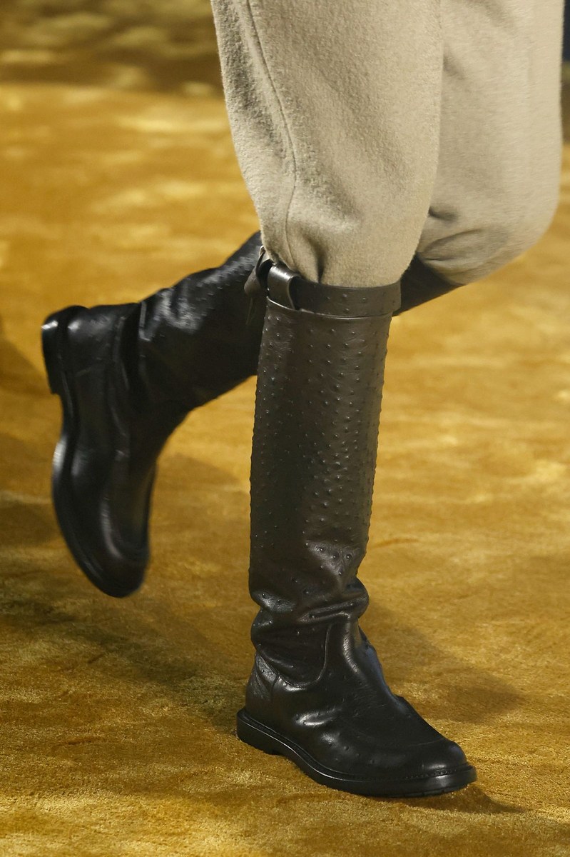 Shoe 12