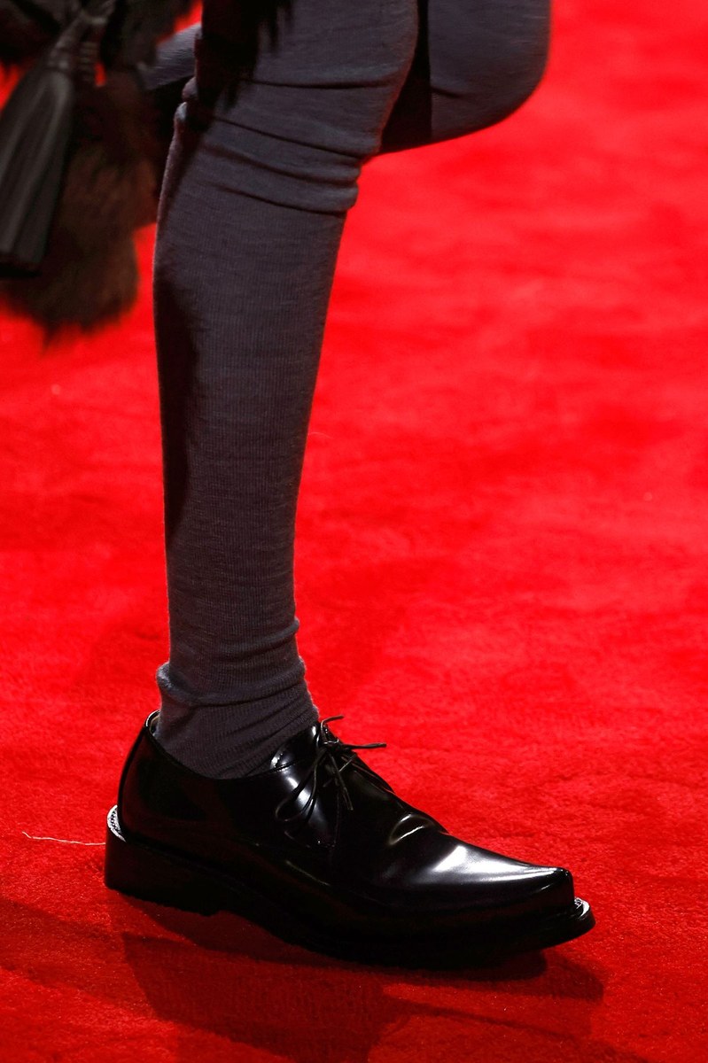 Shoe 23