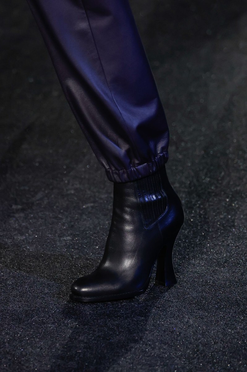 Shoe 12