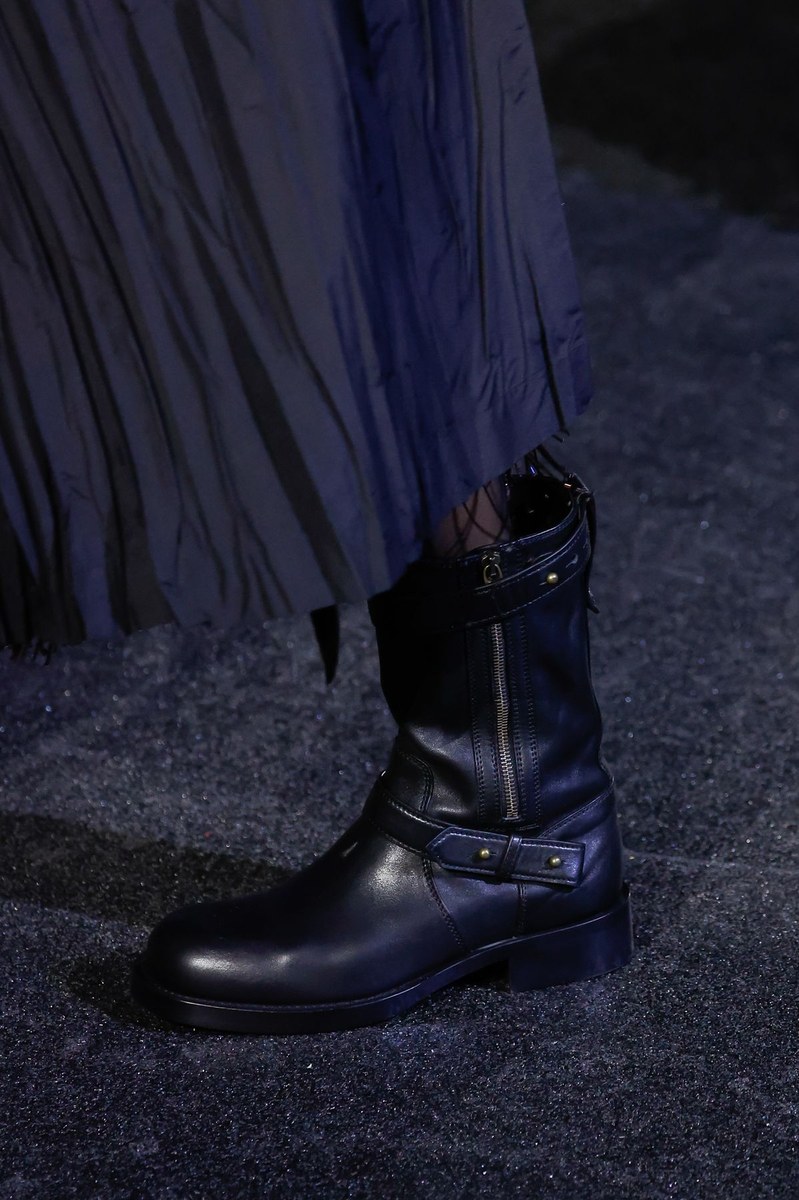 Shoe 19