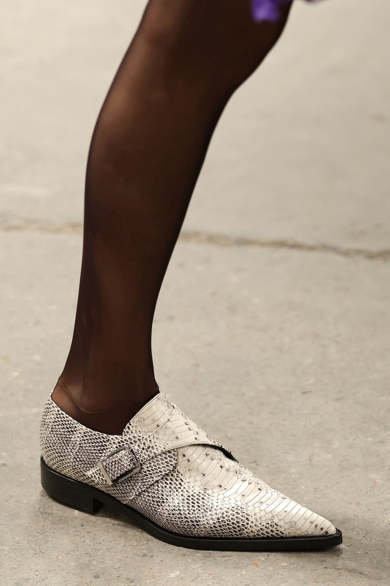 Shoe 12
