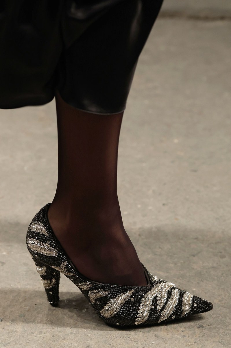 Shoe 13