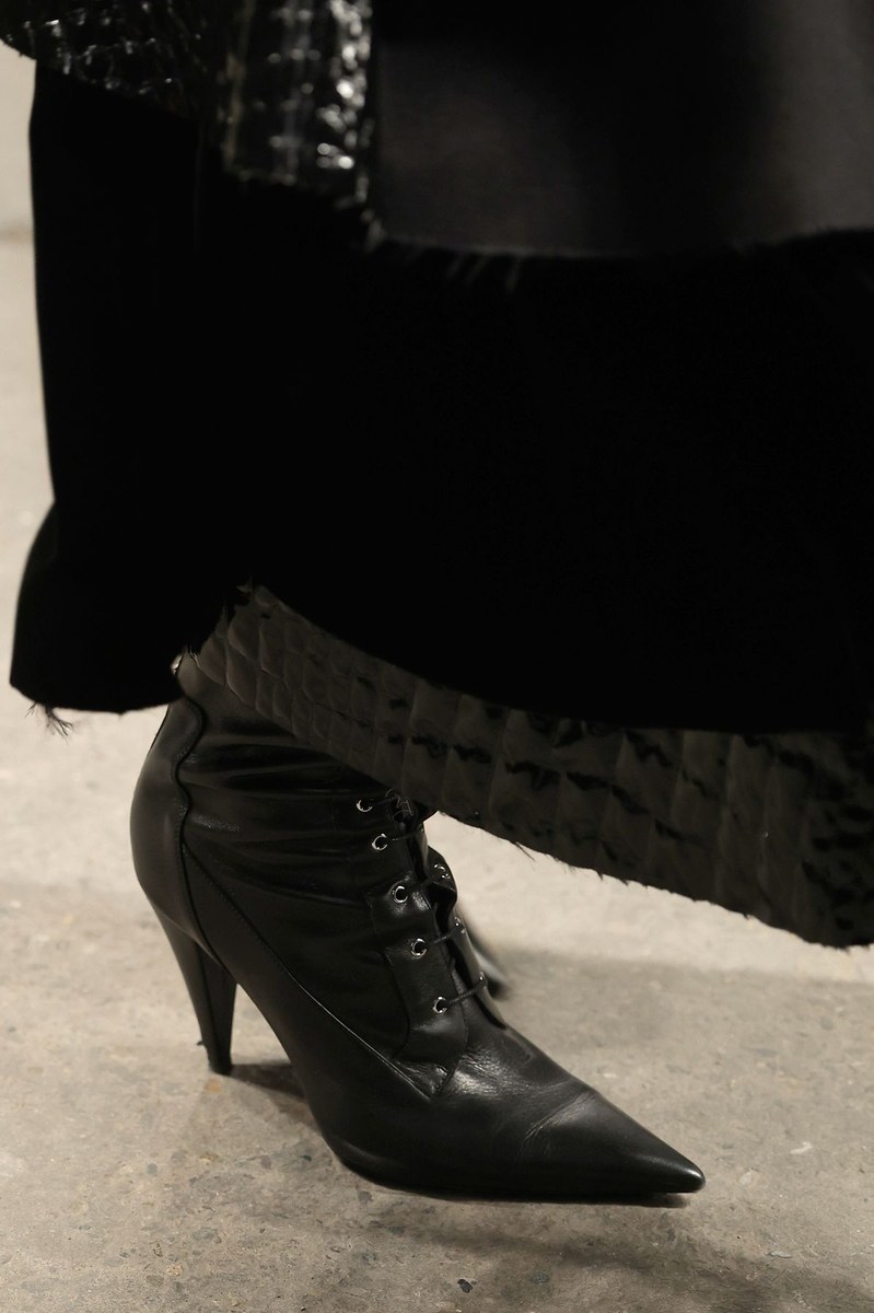 Shoe 22