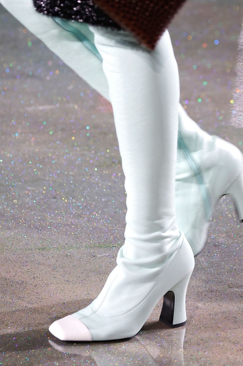 Shoe 13