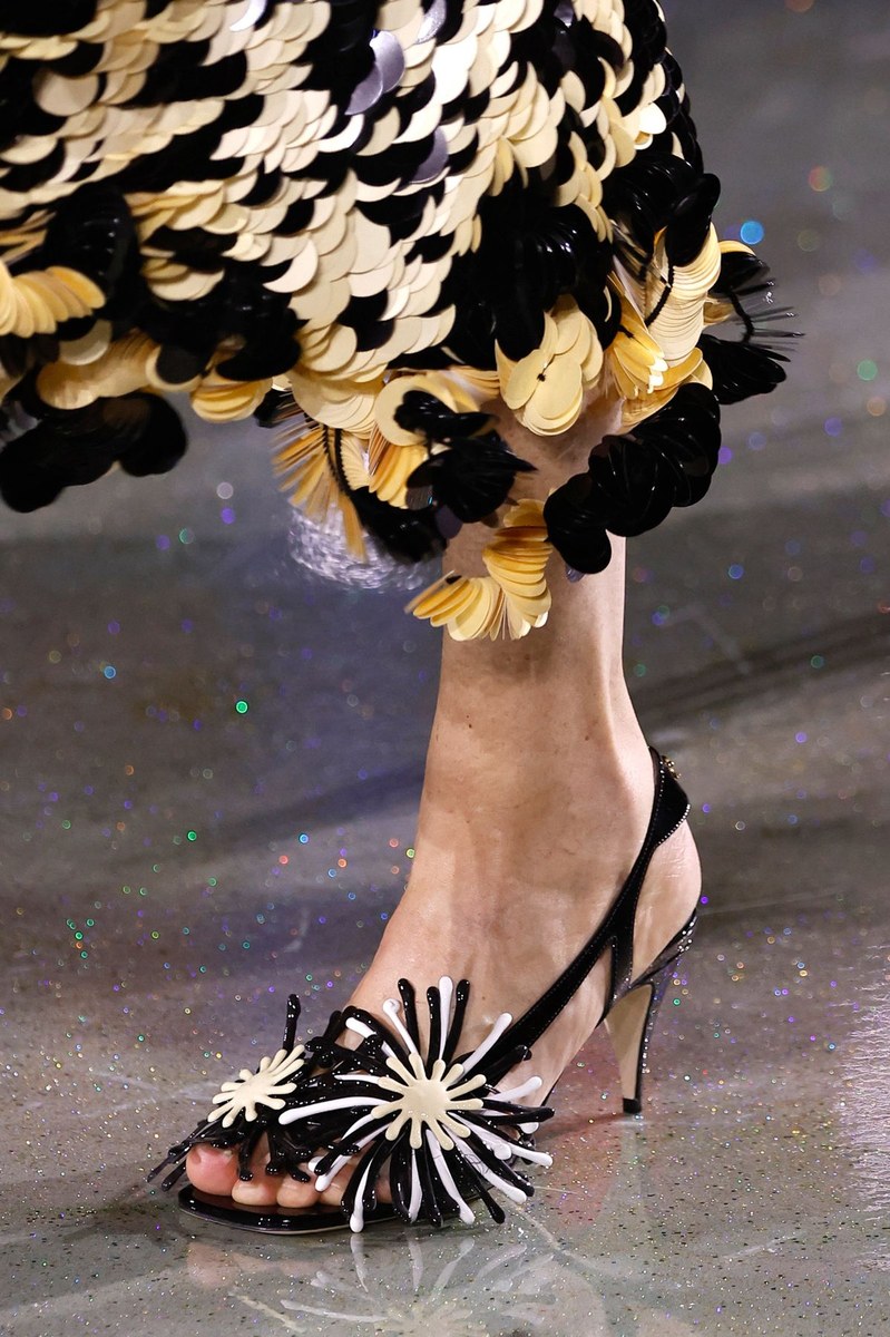 Shoe 14
