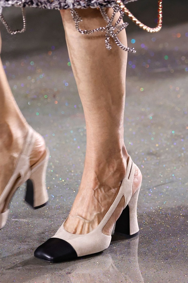 Shoe 16