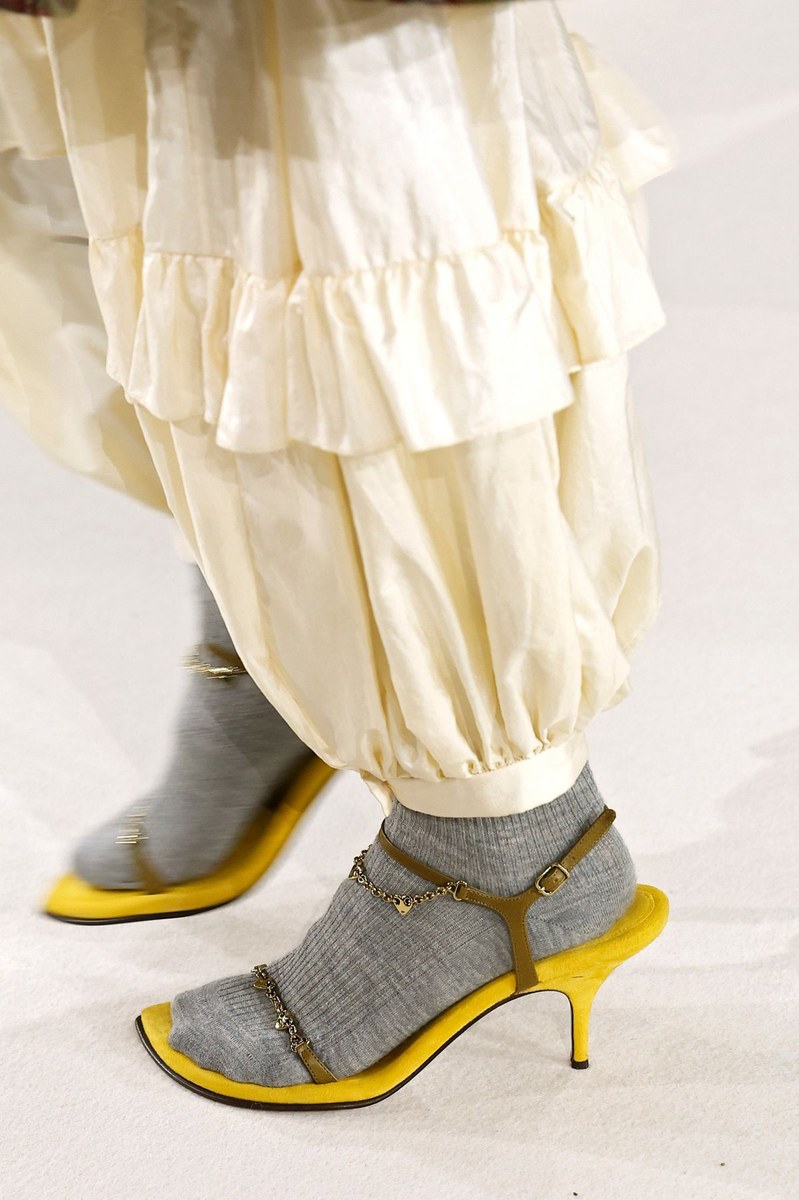 Shoe 10