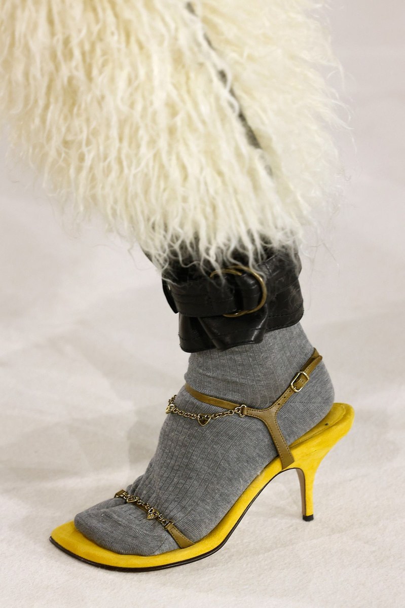 Shoe 14