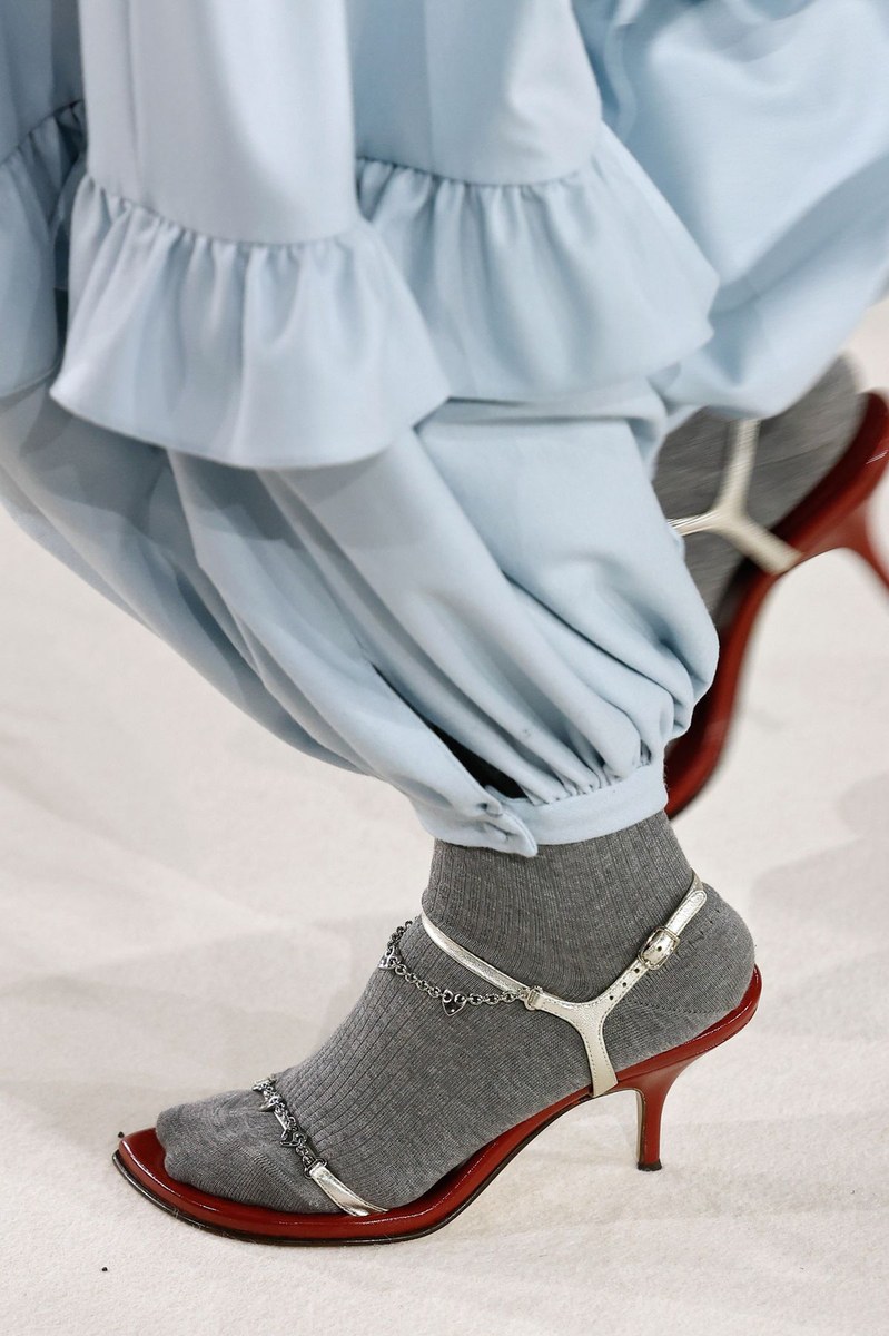 Shoe 16