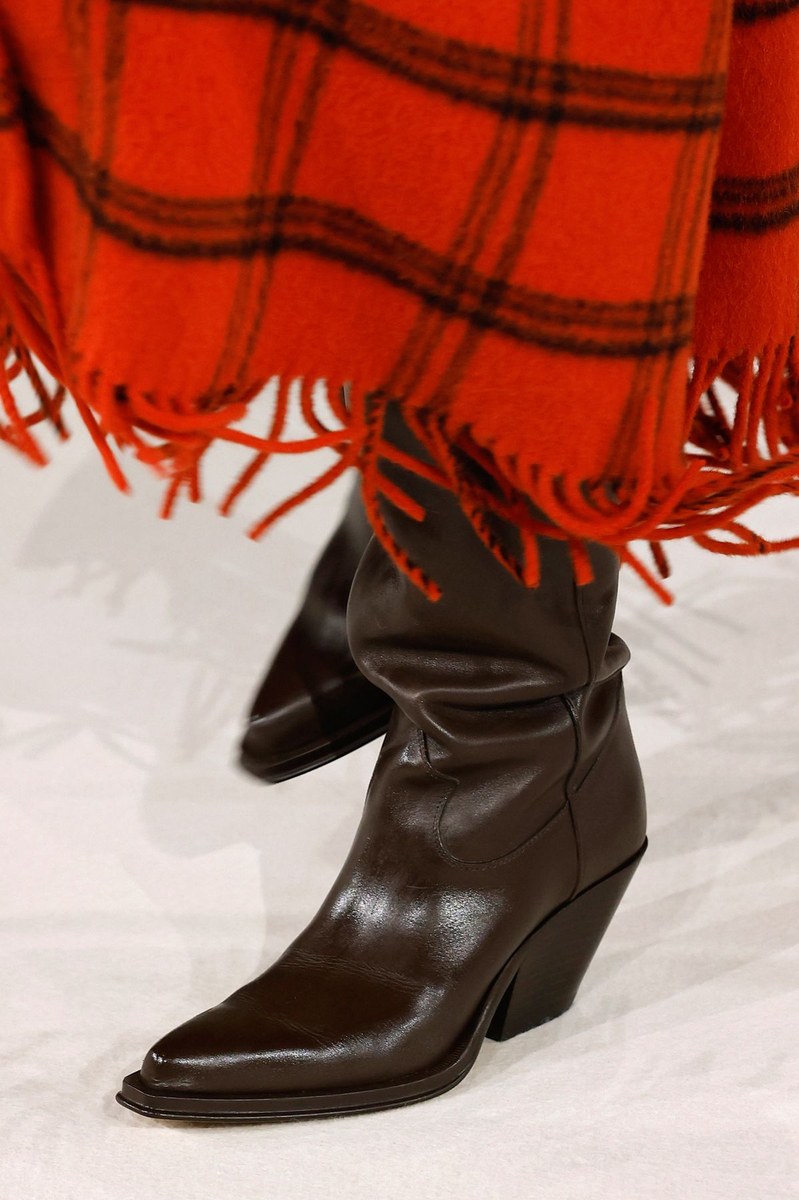 Shoe 17