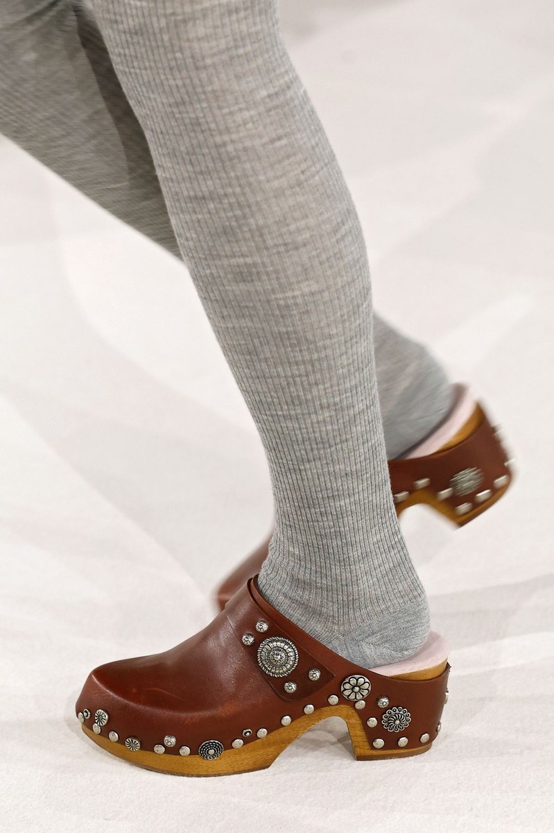 Shoe 19