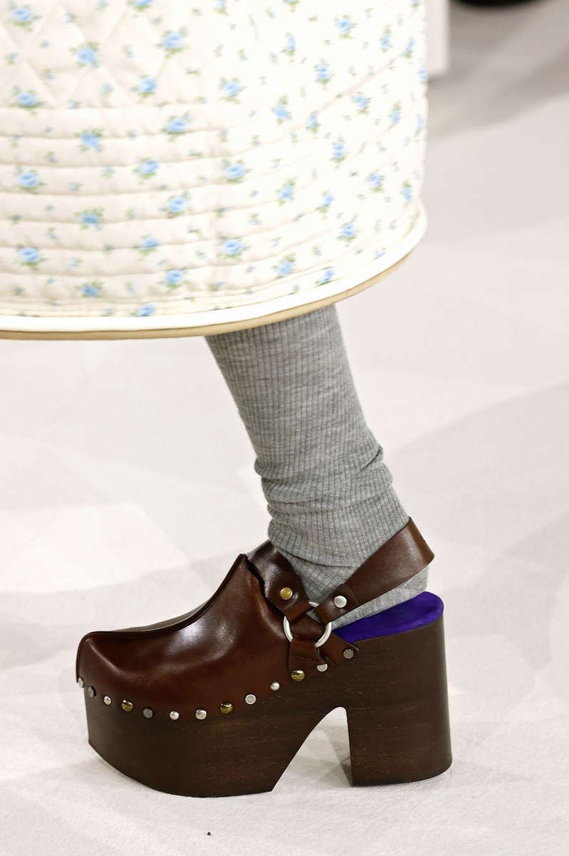 Shoe 21