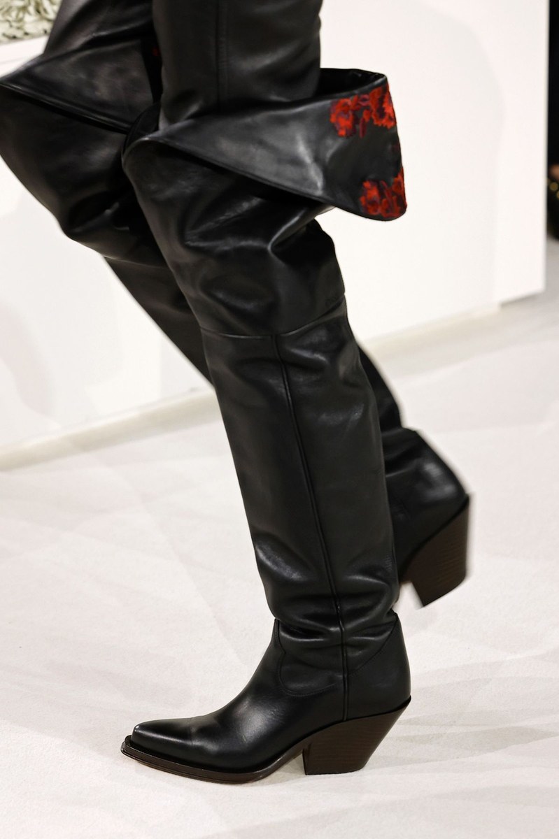 Shoe 22
