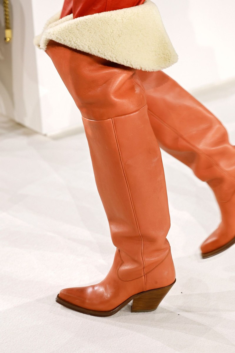 Shoe 24