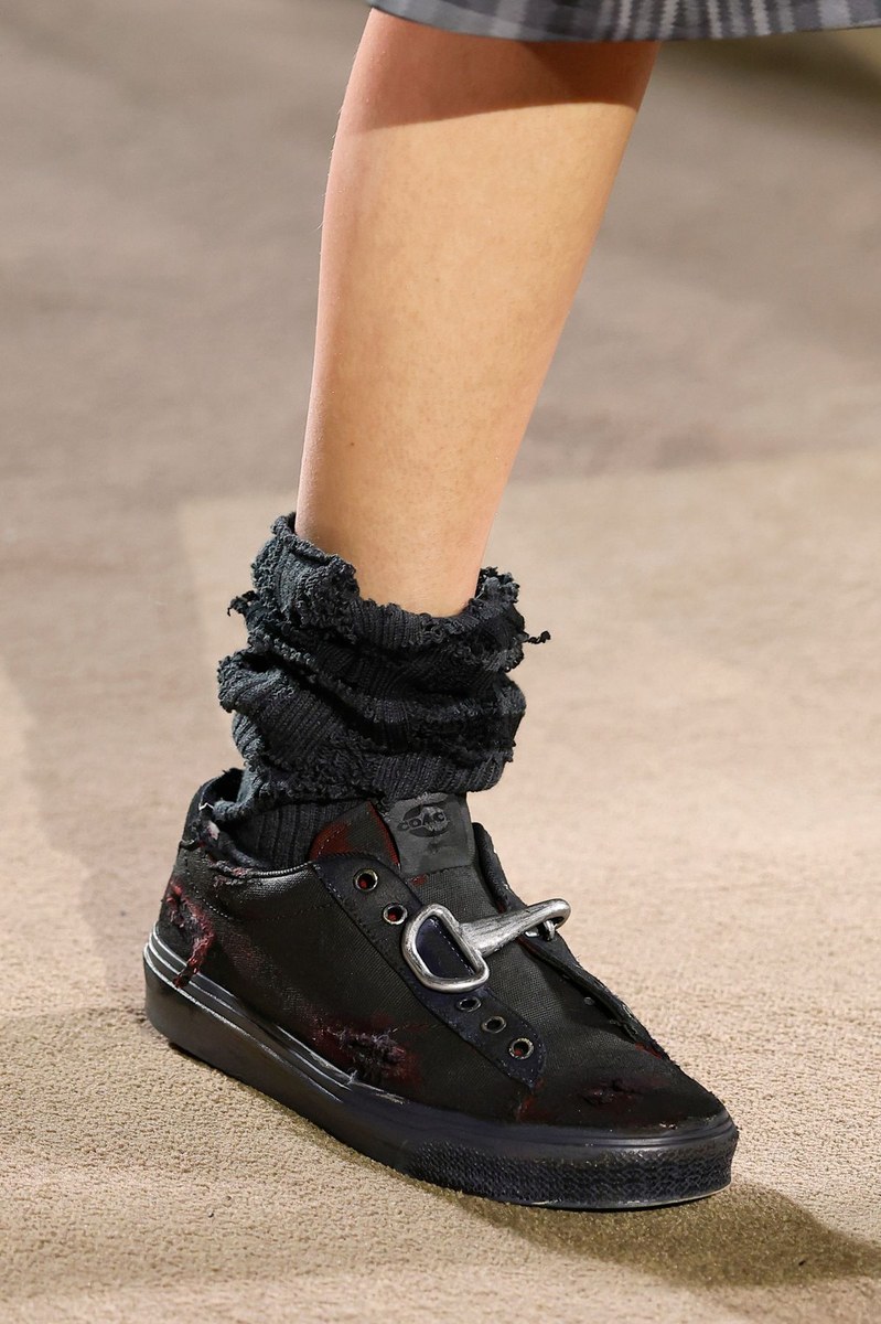 Shoe 10