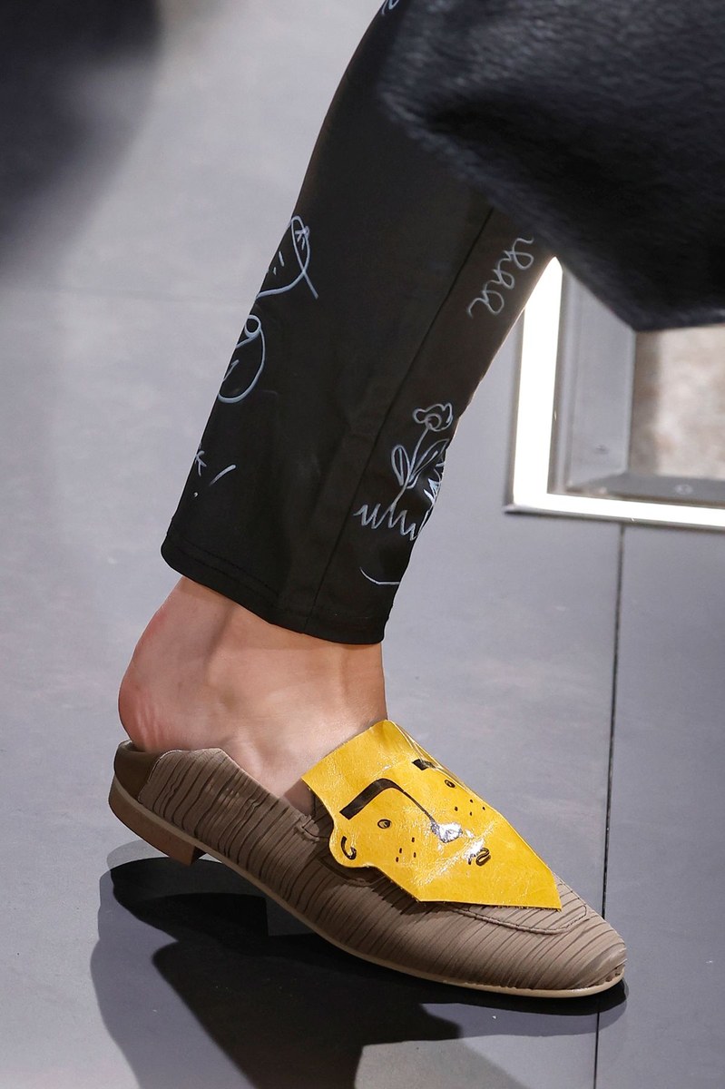 Shoe 1