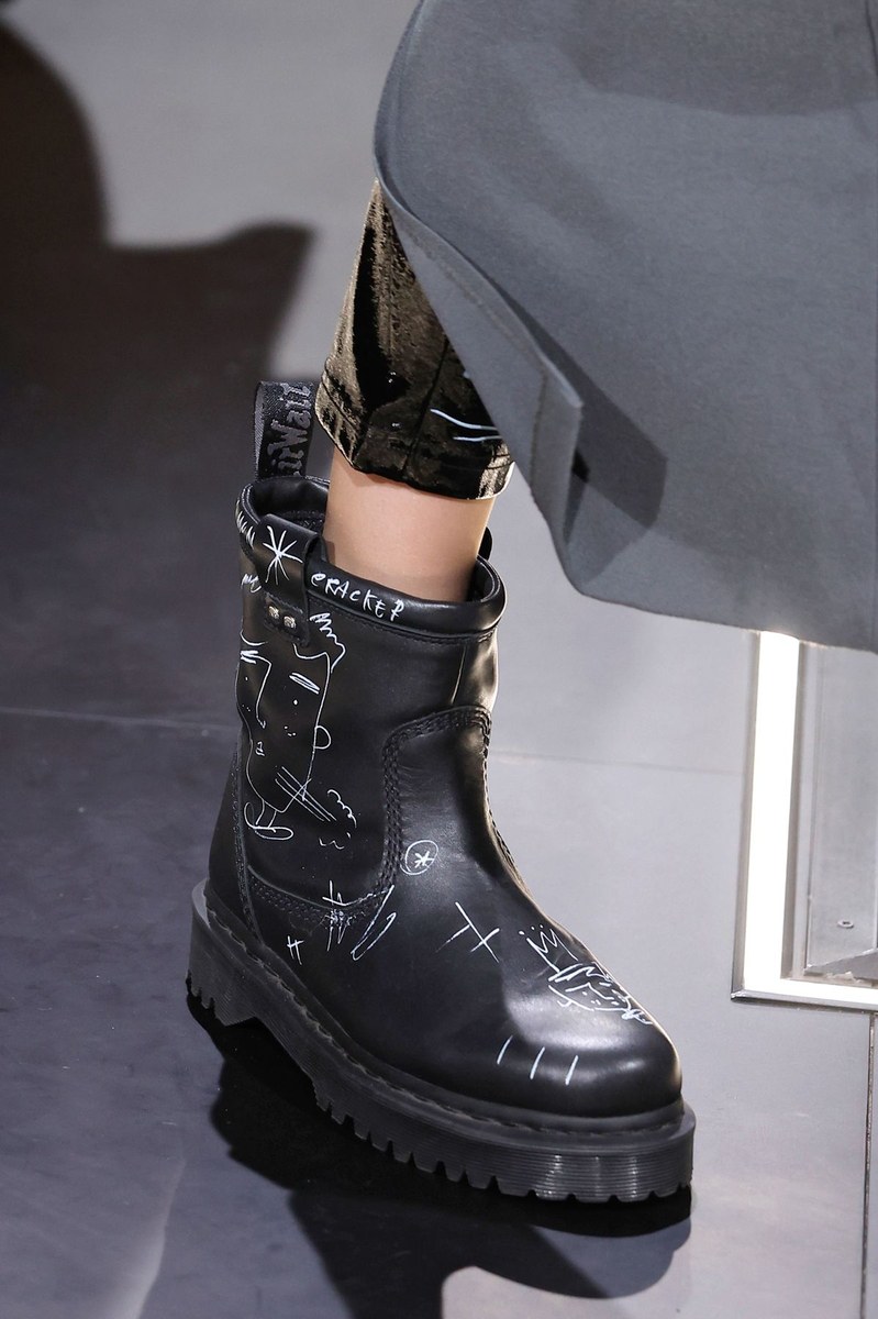 Shoe 7
