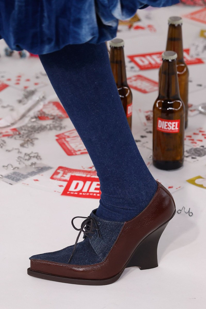 Shoe 10