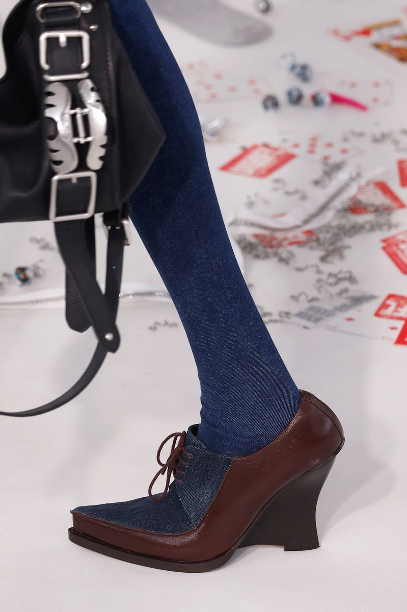 Shoe 11