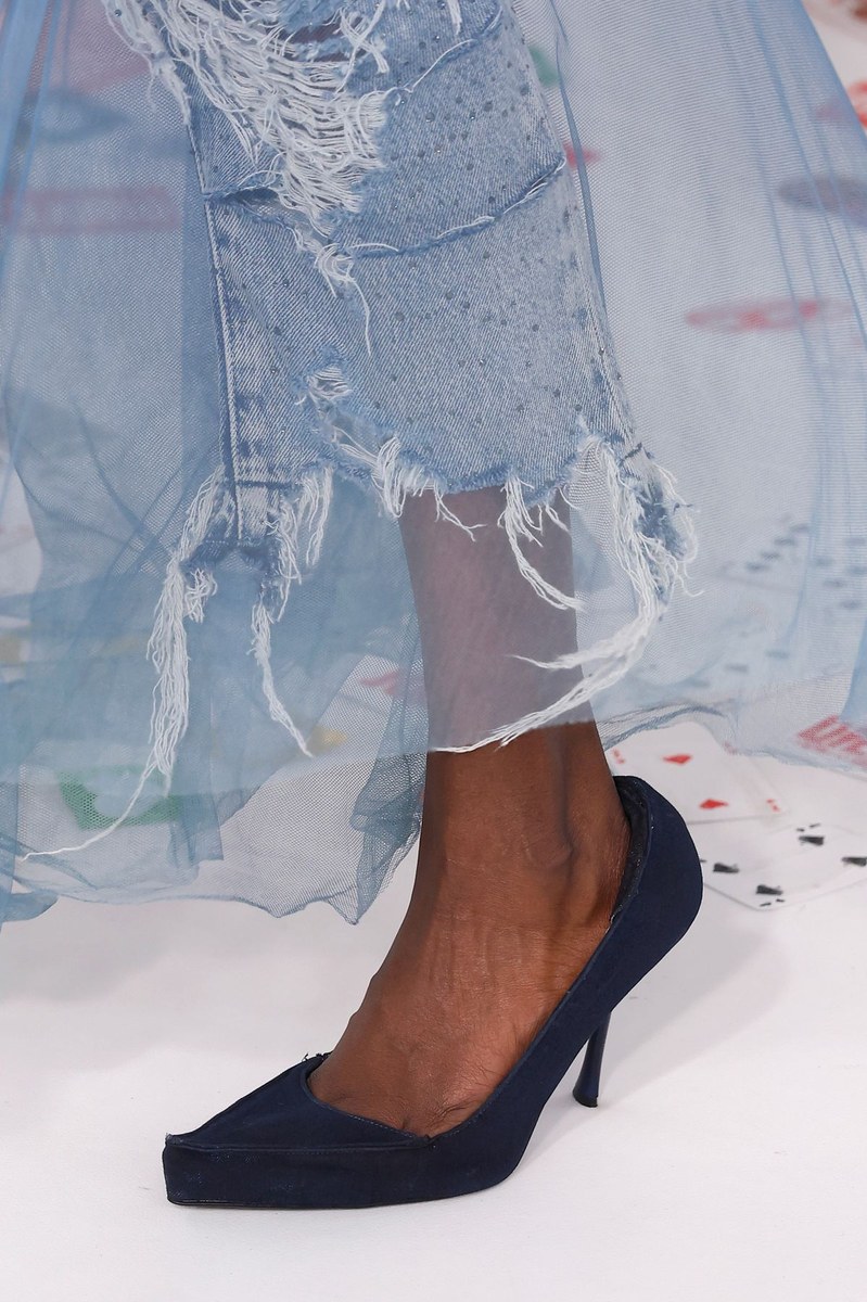 Shoe 12