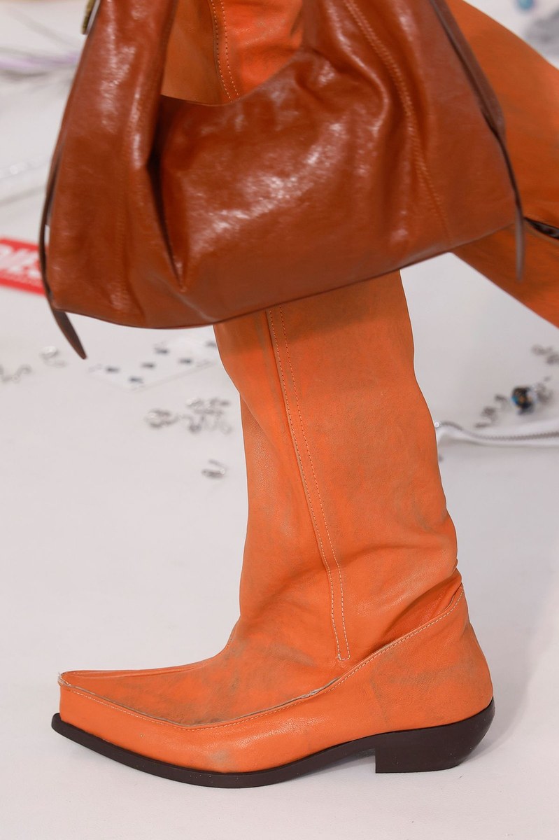 Shoe 22